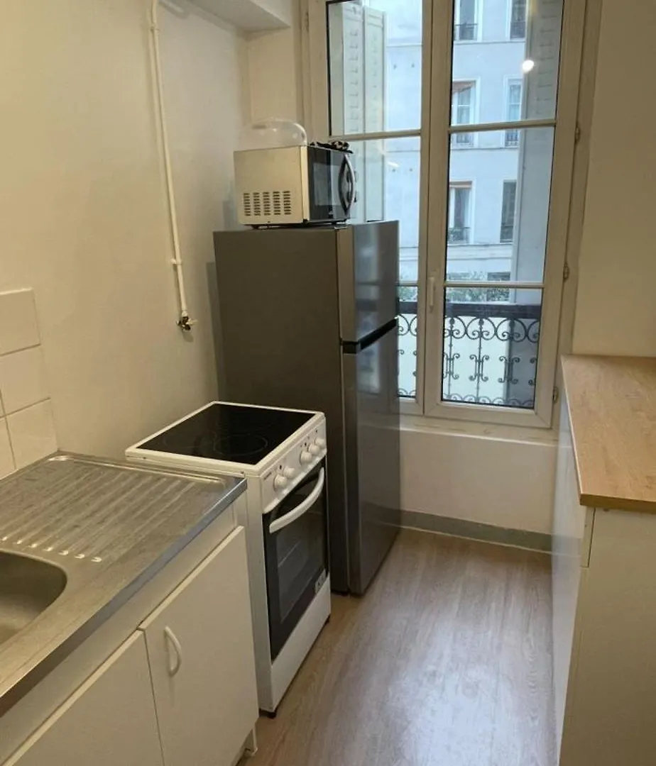 Guest house Room In Apartment - Room In Paris Gare De Lyon