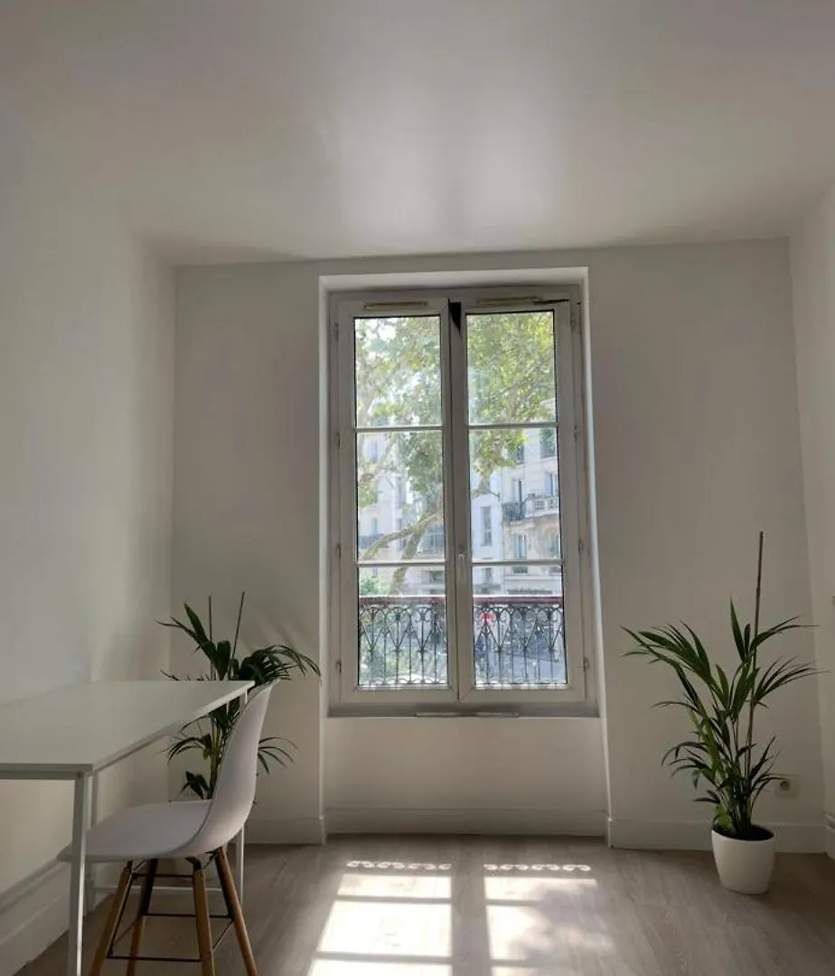 Guest house Room In Apartment - Room In Paris Gare De Lyon France